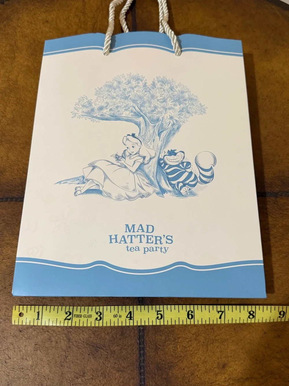 New Disneyland Club 33 Alice In Wonderland Medium Size Gift Bag & Paper Set